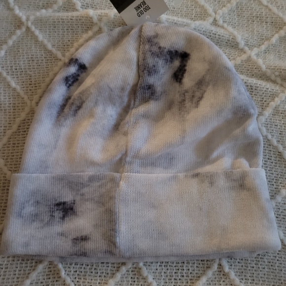 Beanie "too old for this sheet" - Picture 3 of 3